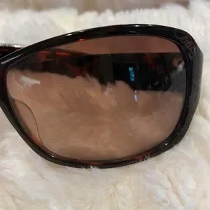 Coach Vintage Taryn Brown Tortoise Shell Sunglasses With Signature Hardcase Coach | Accessories | Coach Taryn Tortoise Sunglasses Case  main image 2